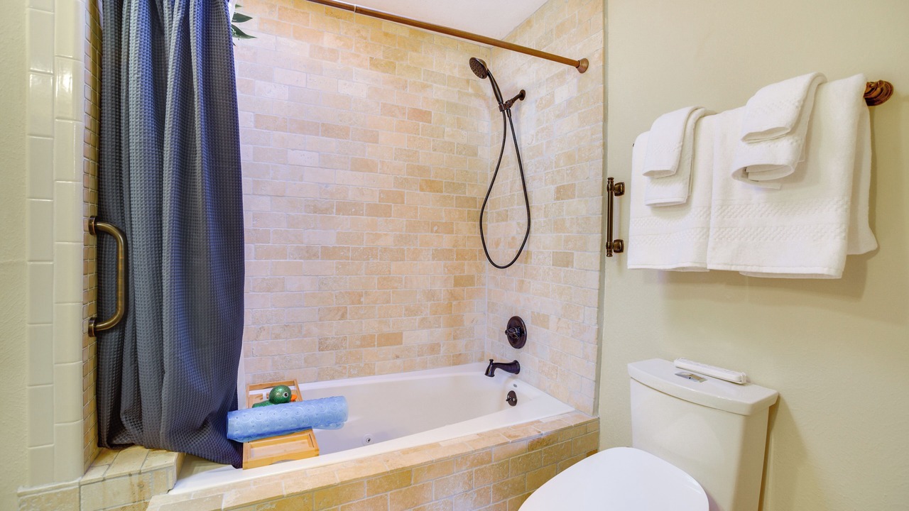 Photo of Bathroom in Canoncito