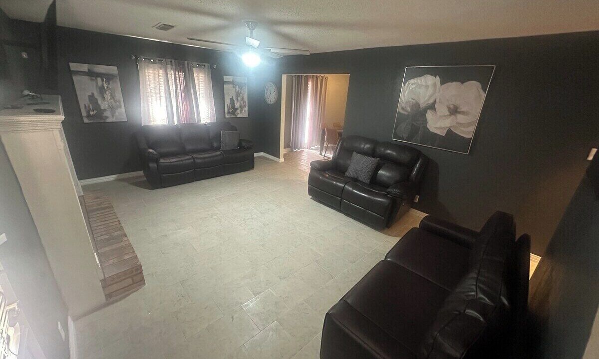 Photo of Livingroom in Midland