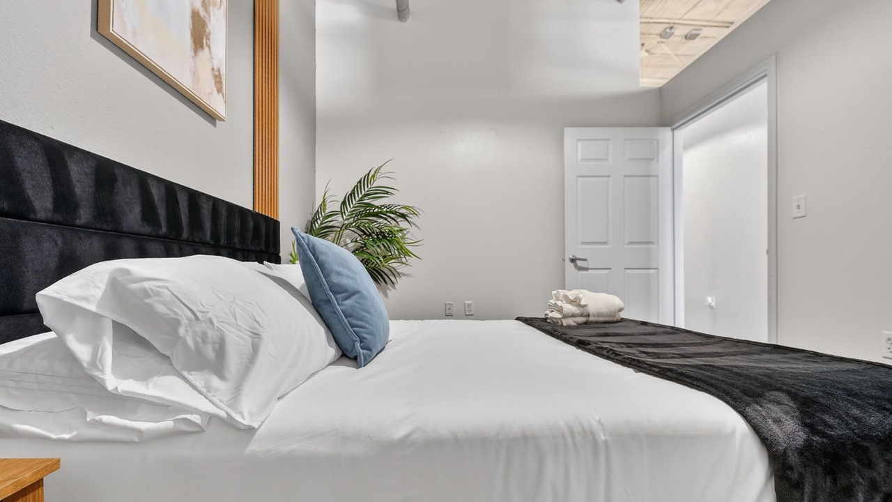 Photo of Bedroom in River Market