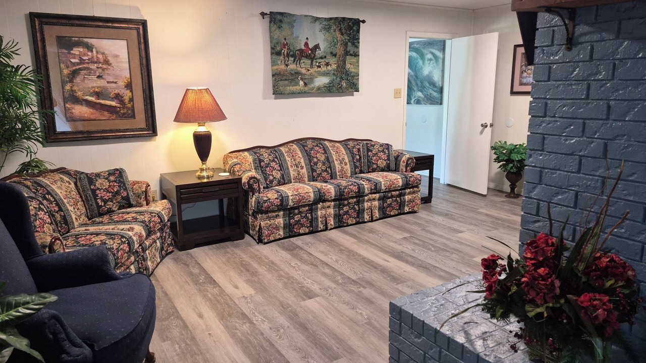 Photo of Livingroom in Jacksonville