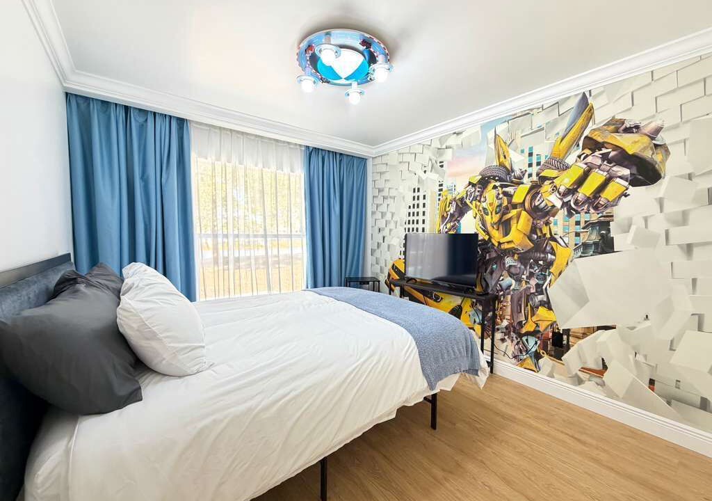 Photo of Bedroom in Crescent Lakes