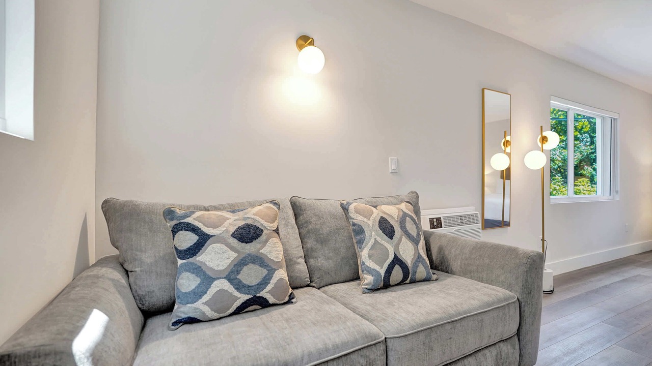 Photo of Livingroom in Galt Mile