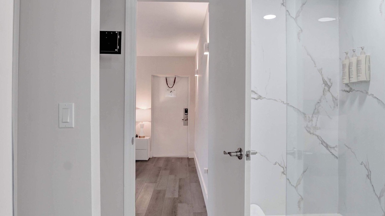 Photo of Bathroom in Galt Mile