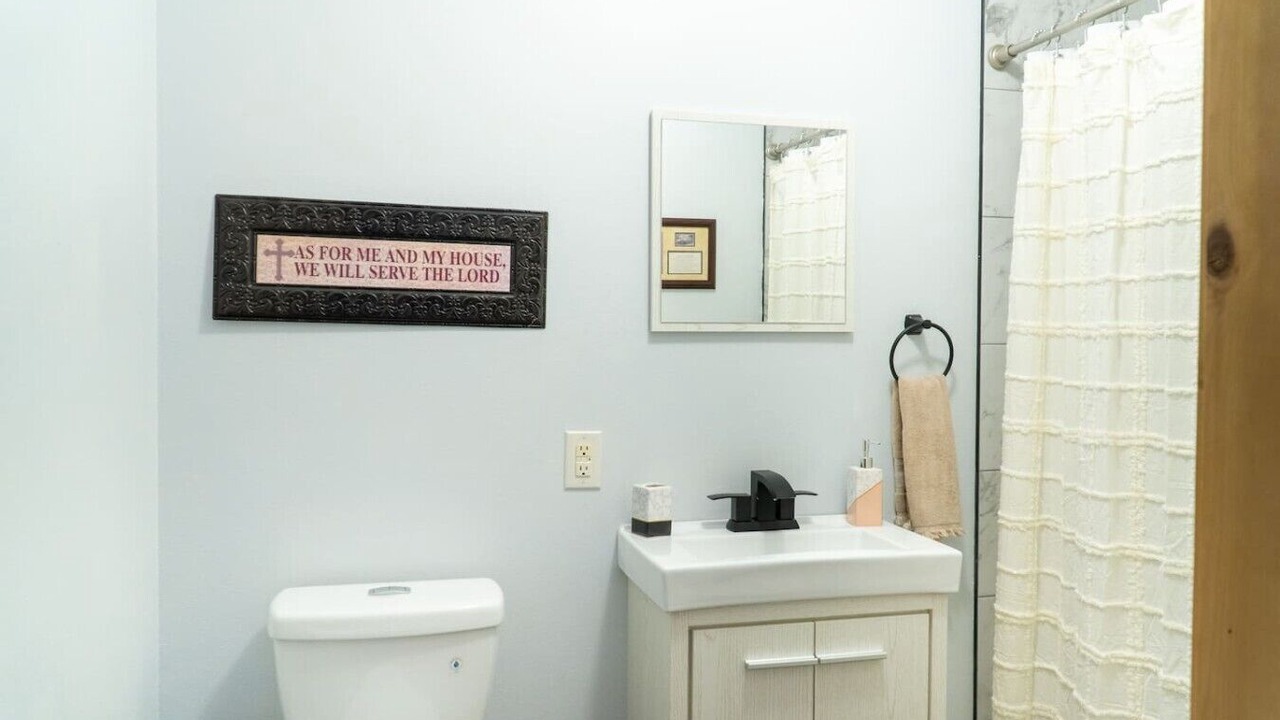 Photo of Bathroom in Walnut Shade