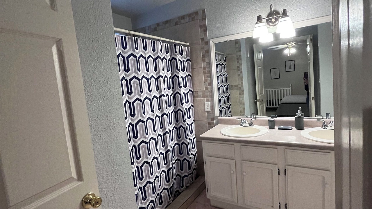 Photo of Bathroom in Sun Ridge South