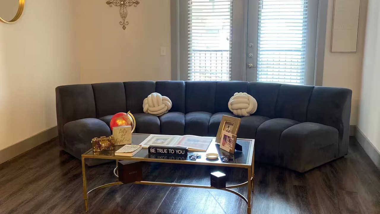 Photo of Livingroom in Farmers Branch