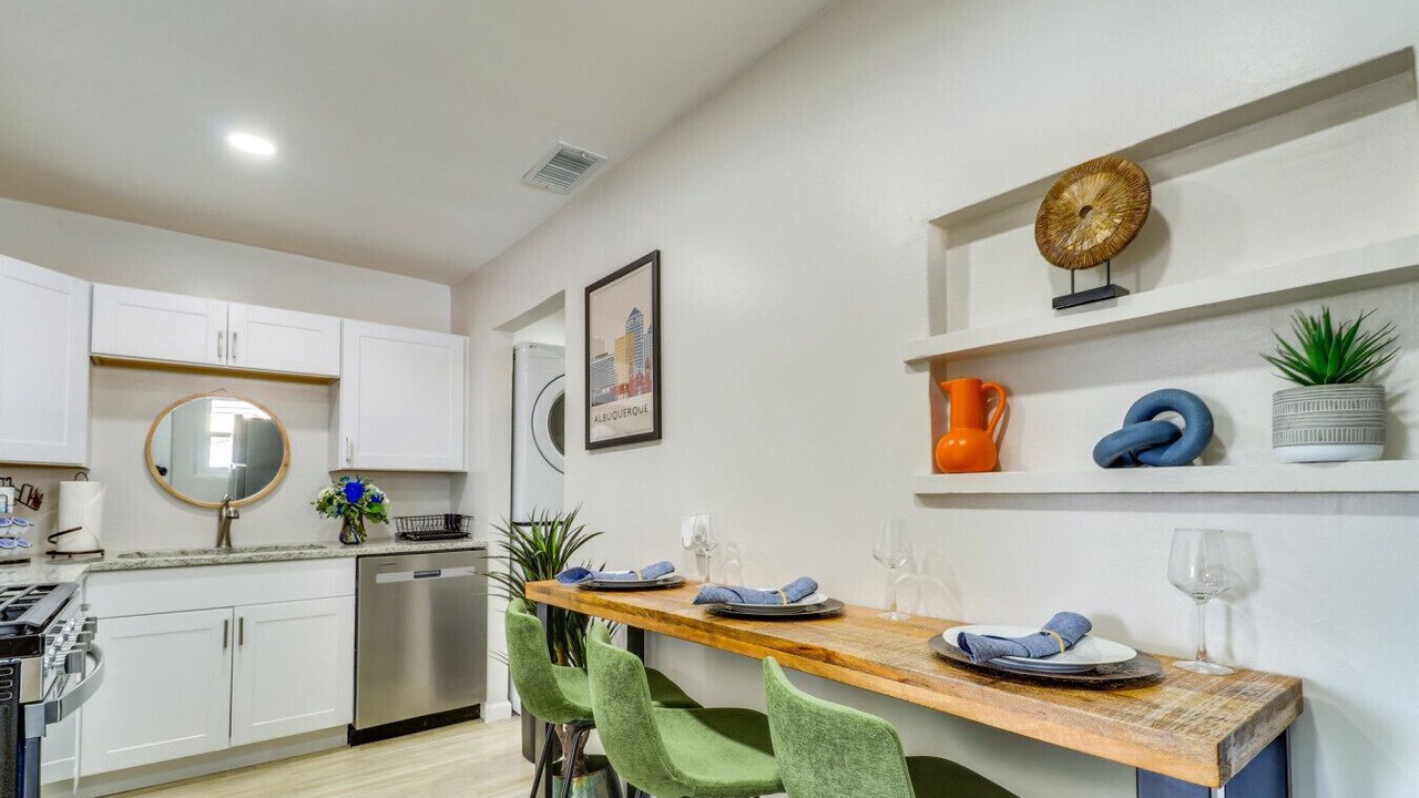 Photo of Kitchen in Near North Valley