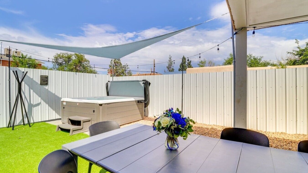 Photo of Outdoor in Near North Valley