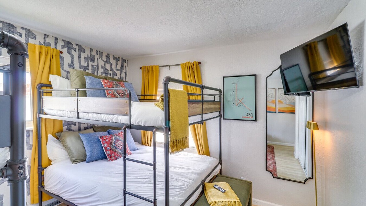 Photo of Bedroom in Near North Valley