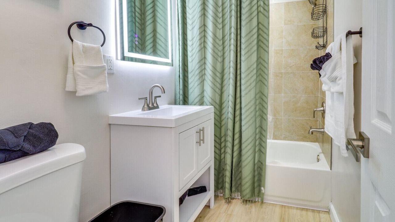 Photo of Bathroom in Near North Valley