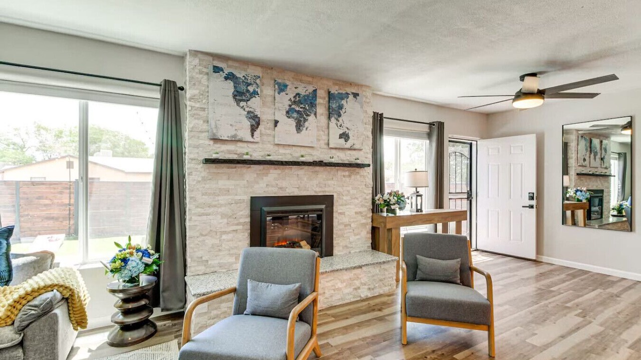 Photo of Livingroom in Albuquerque