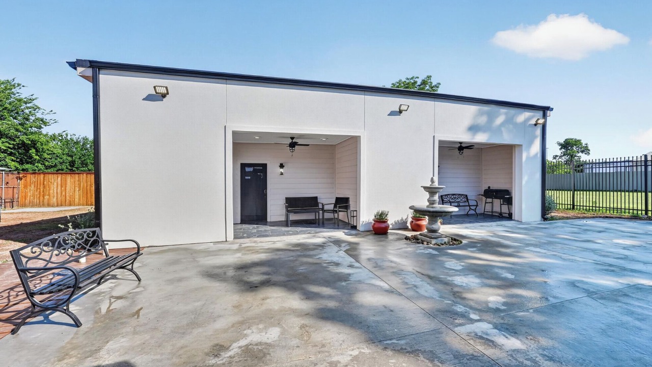 Photo of Patio Balcony in South Dallas - Fair Park