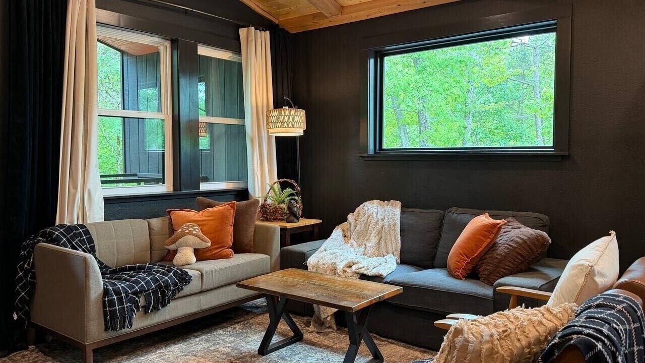 Photo of Livingroom in Board Camp