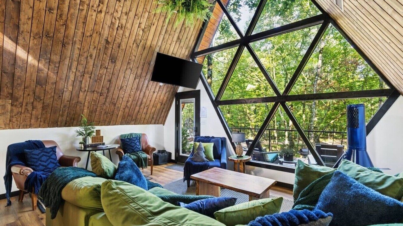 Photo of Livingroom in Board Camp