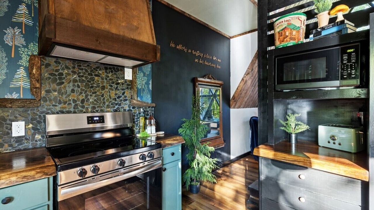 Photo of Kitchen in Board Camp