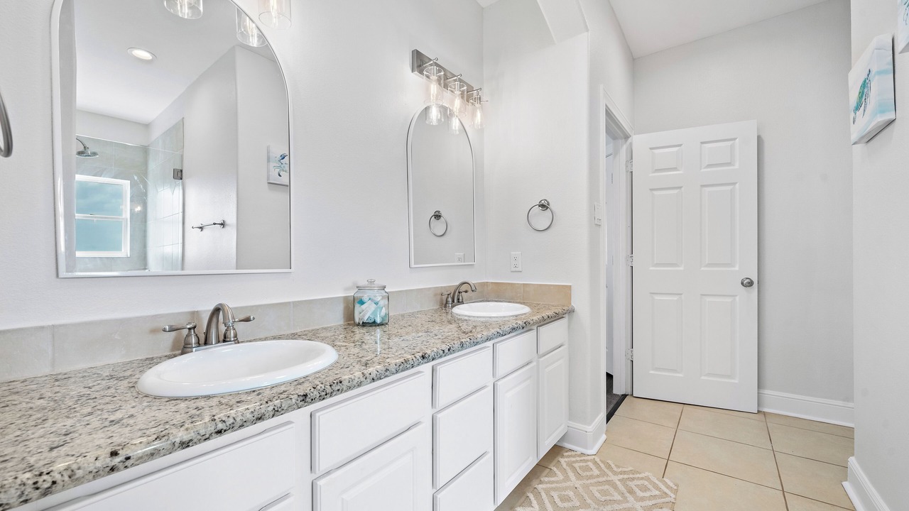 Photo of Bathroom in Red Fish Cove
