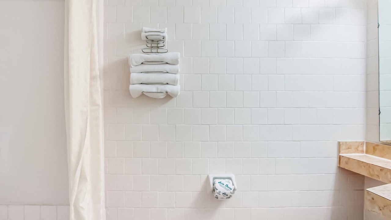 Photo of Bathroom in Alice