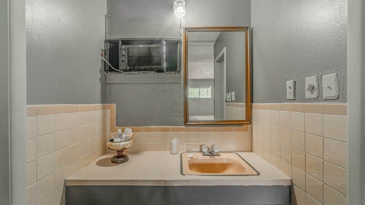 Photo of Bathroom in Booneville