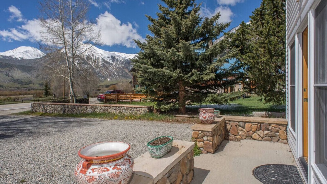 Photo of Patio Balcony in Twin Lakes