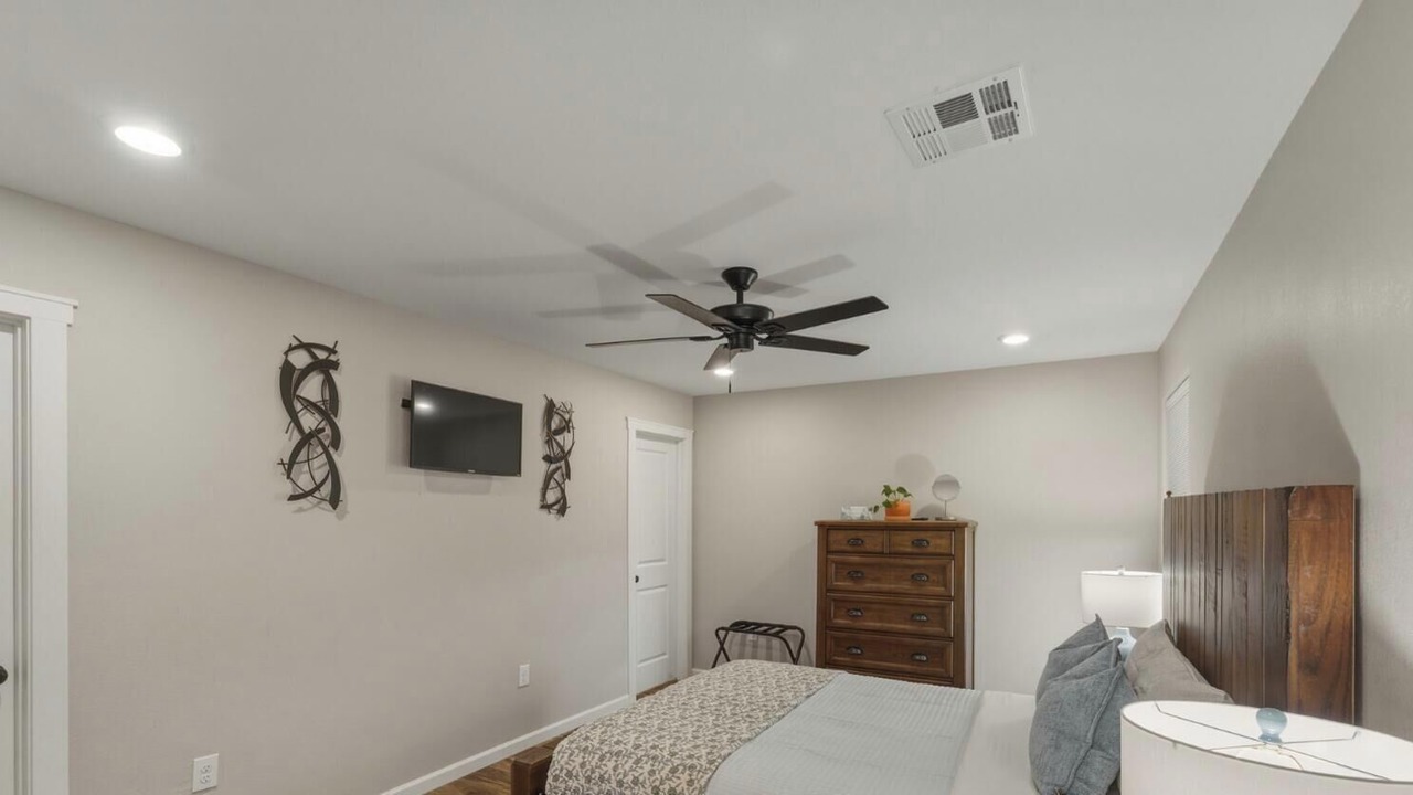 Photo of Bedroom in Garden City