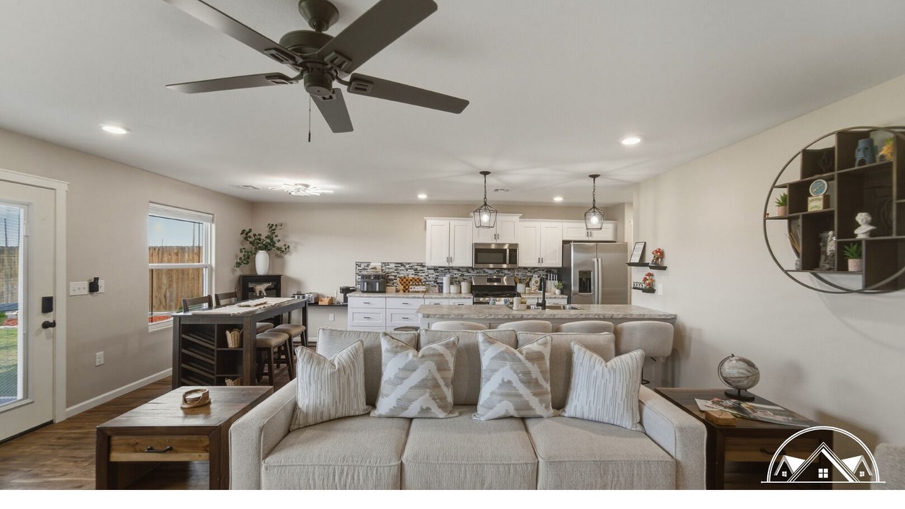 Photo of Livingroom in Garden City