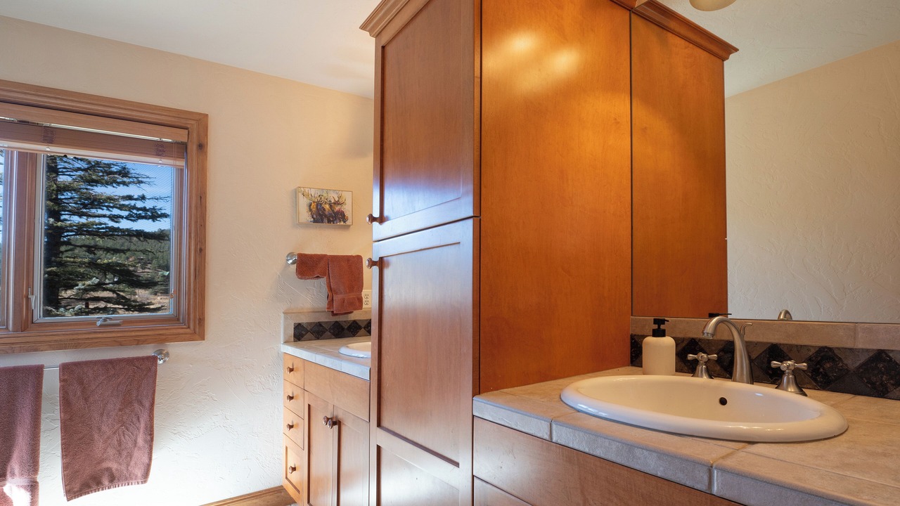 Photo of Bathroom in Pine