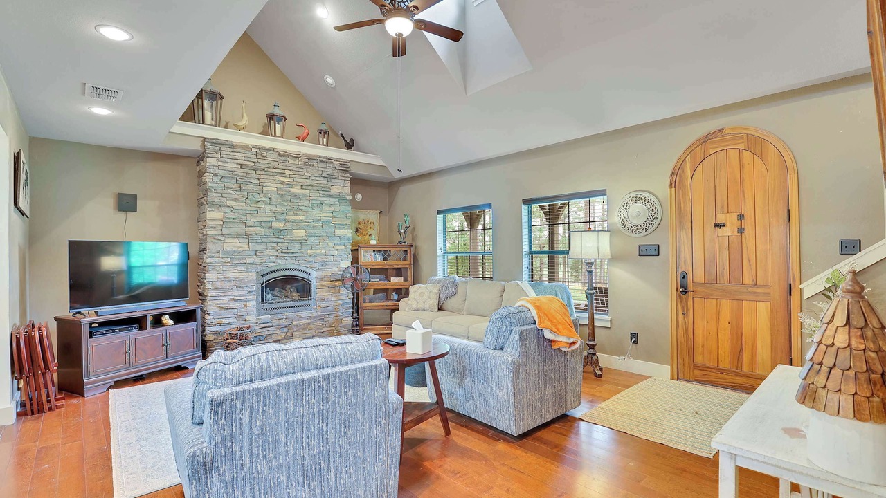 Photo of Livingroom in Harrison County