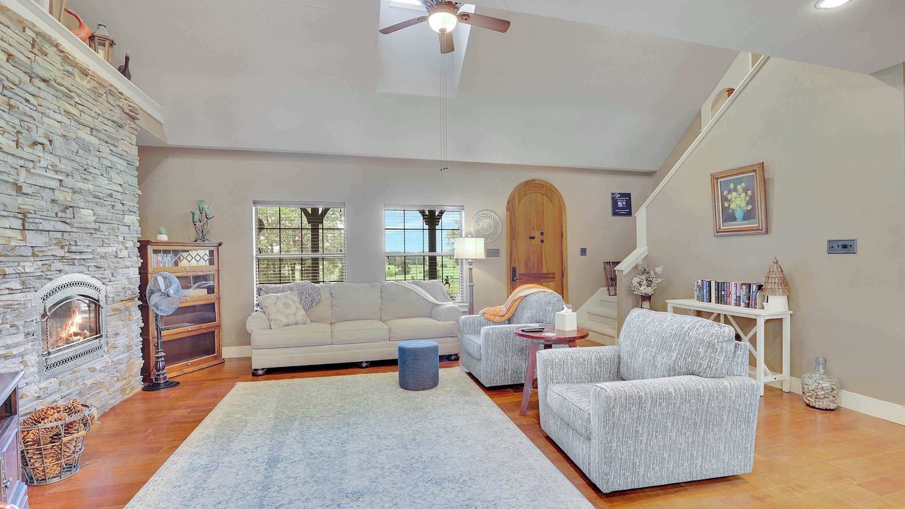 Photo of Livingroom in Harrison County