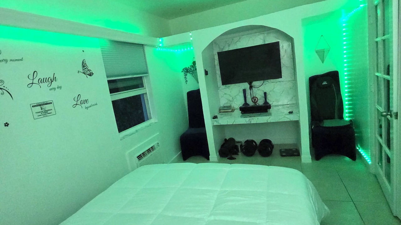 Photo of Bedroom in Miami Shores