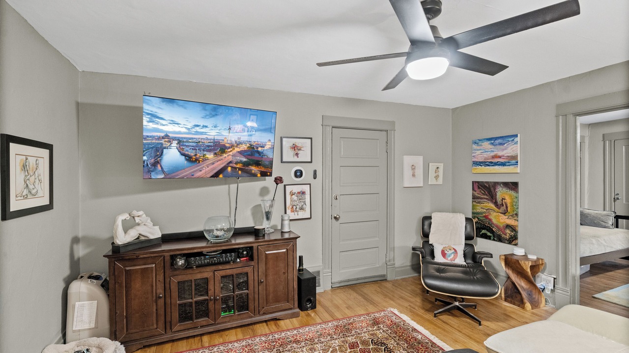 Photo of Bedroom in Columbus Park