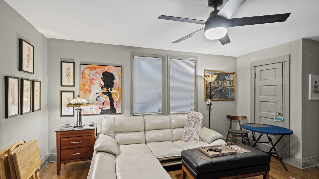 Photo of Livingroom in Columbus Park
