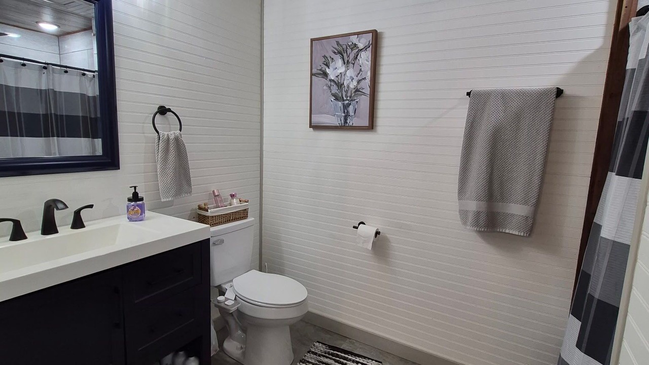Photo of Bathroom in Diboll