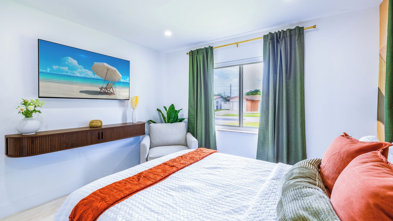 Photo of Bedroom in Pembroke Pines