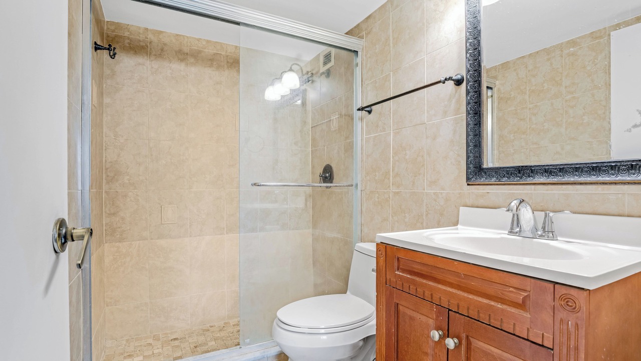 Photo of Bathroom in Galt Mile