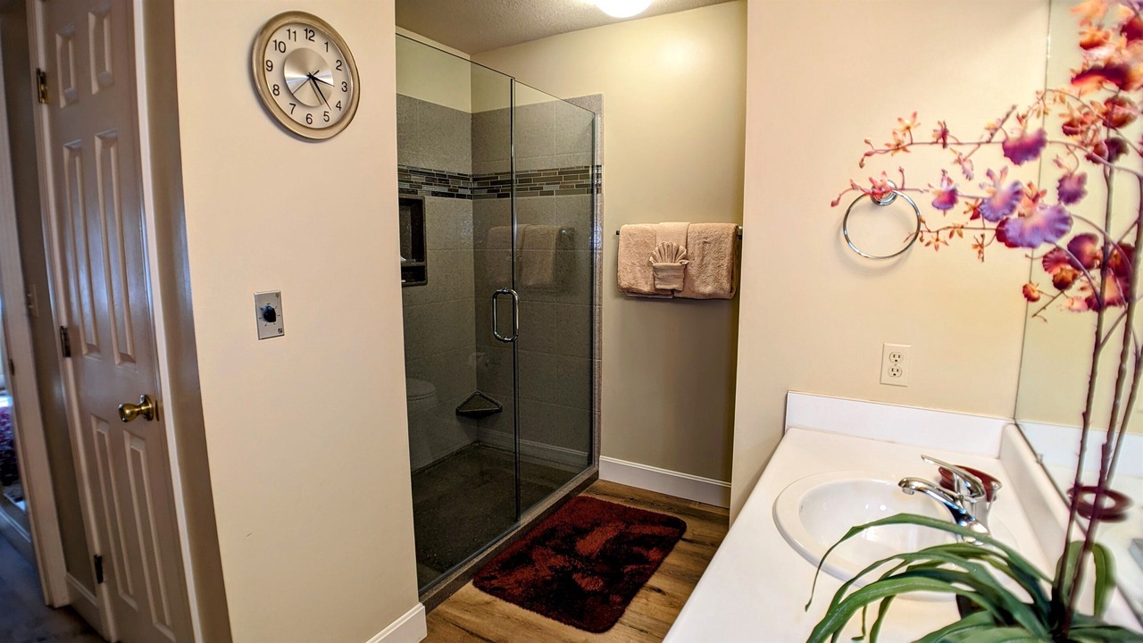 Photo of Bathroom in Table Rock