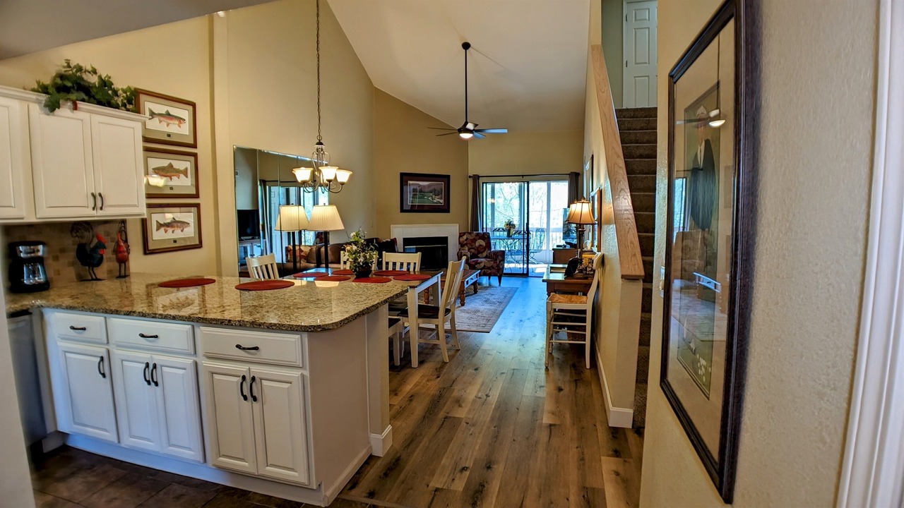 Photo of Livingroom in Table Rock