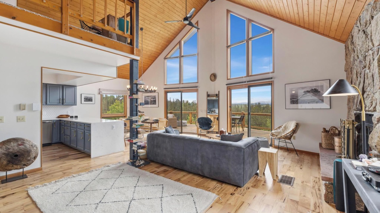 Photo of Livingroom in Stagetop