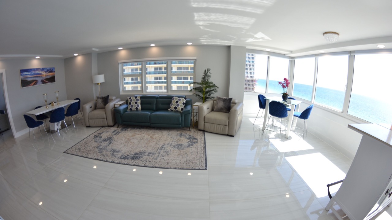 Photo of Livingroom in Galt Mile
