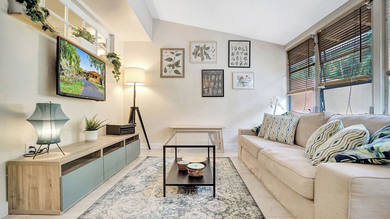 Photo of Livingroom in Coral Ridge Isles