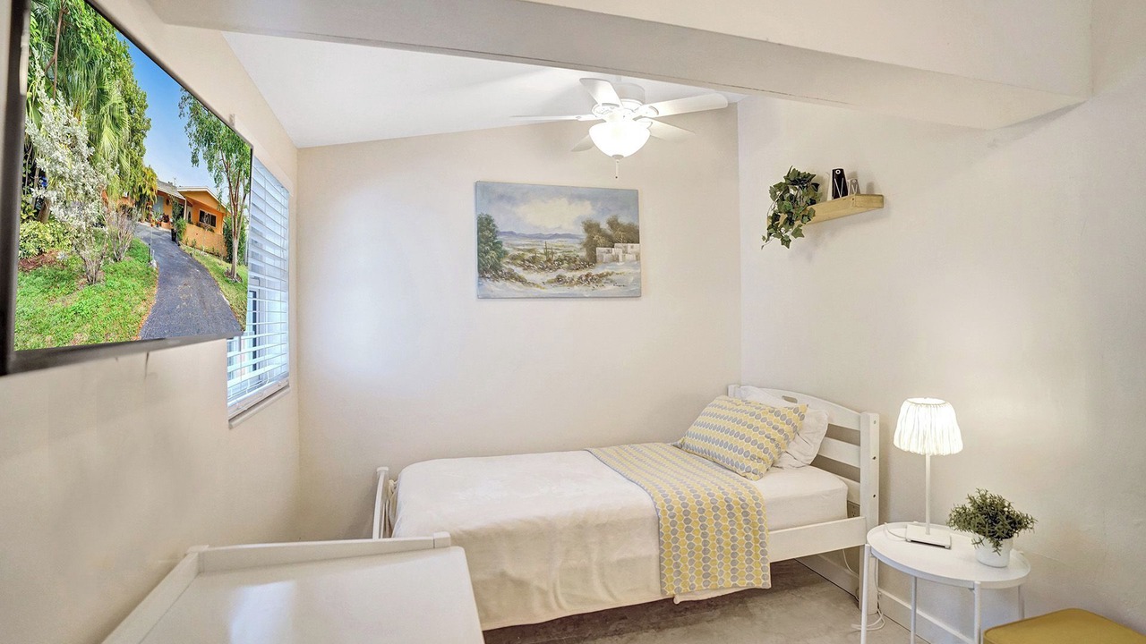 Photo of Bedroom in Coral Ridge Isles
