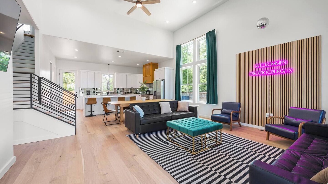 Photo of Livingroom in Fredericksburg