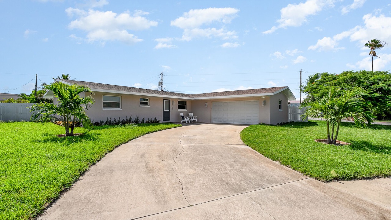 Photo of Outdoor in Golden Beach Estates