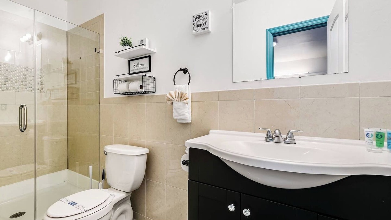 Photo of Bathroom in Royal Poinciana