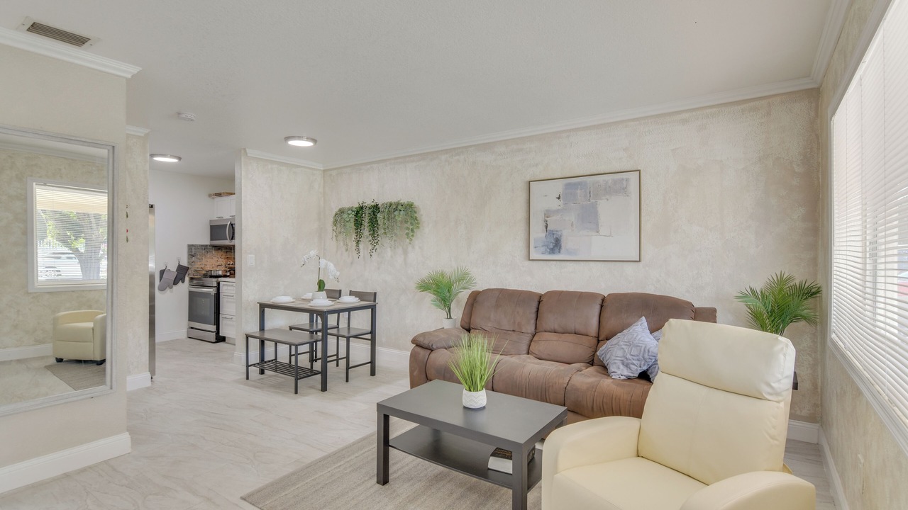 Photo of Livingroom in Miami Gardens
