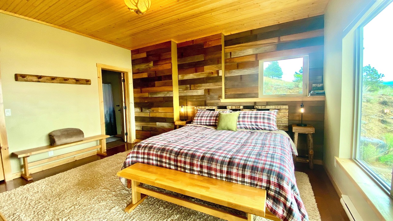 Photo of Bedroom in Twin Lakes