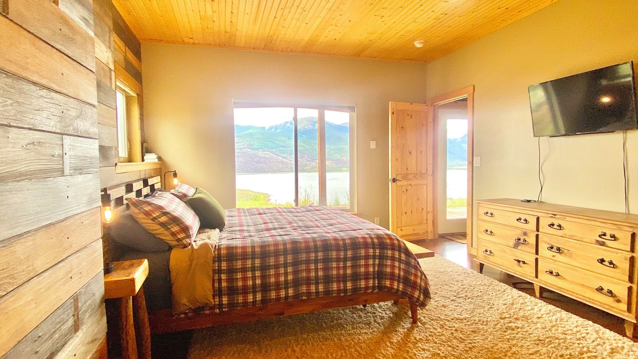 Photo of Bedroom in Twin Lakes