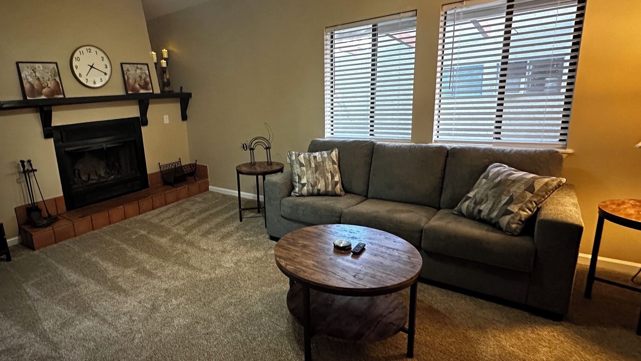 Photo of Livingroom in Truth or Consequences