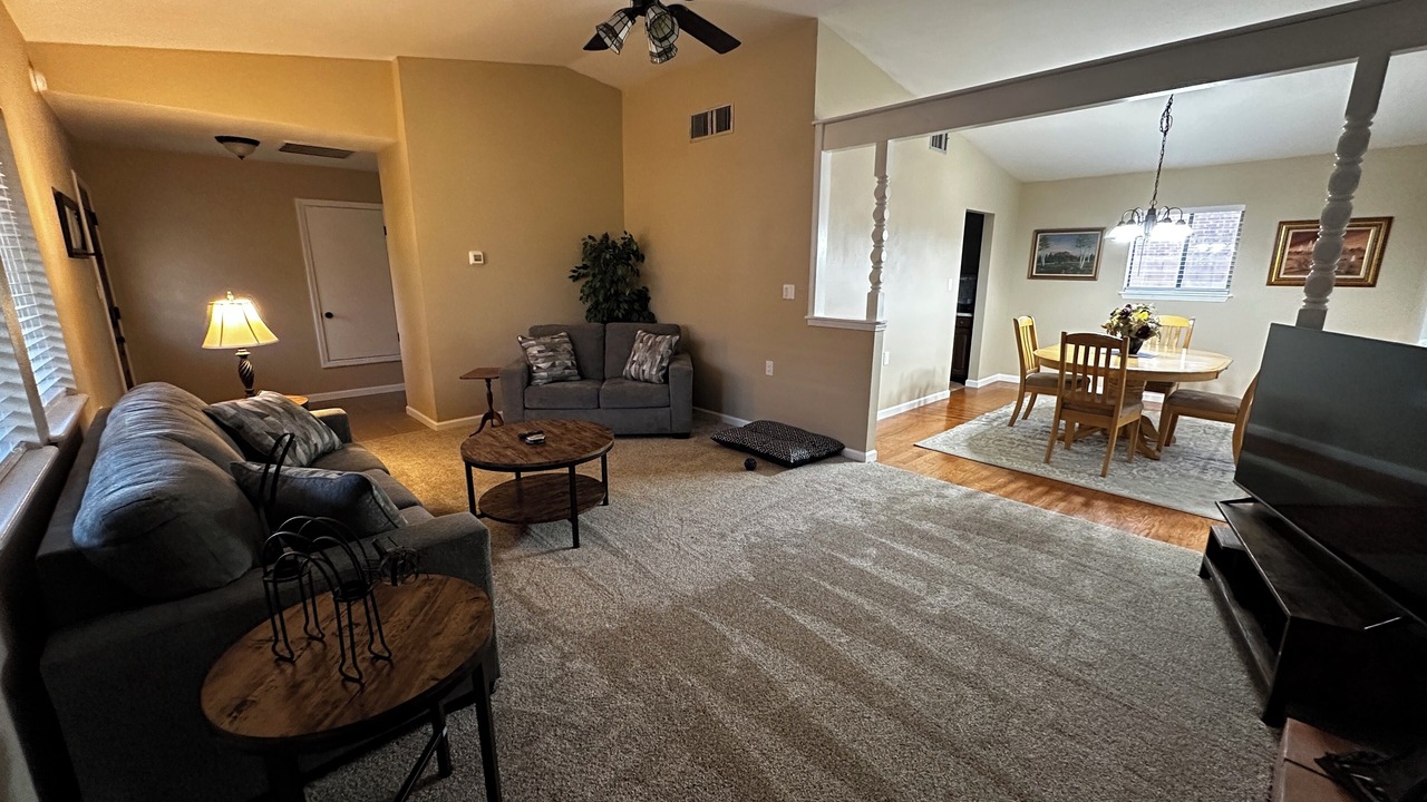 Photo of Livingroom in Truth or Consequences