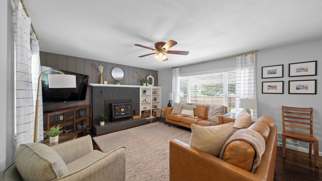 Photo of Livingroom in Lee's Summit