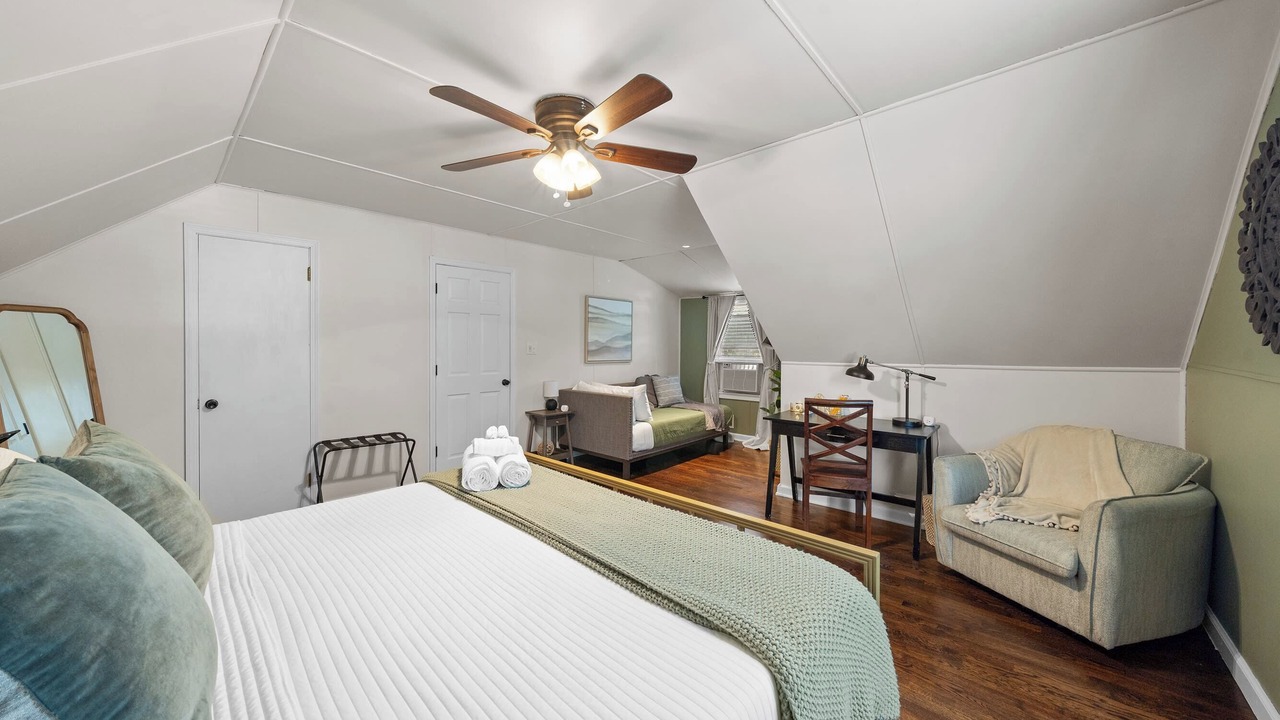 Photo of Bedroom in Lee's Summit